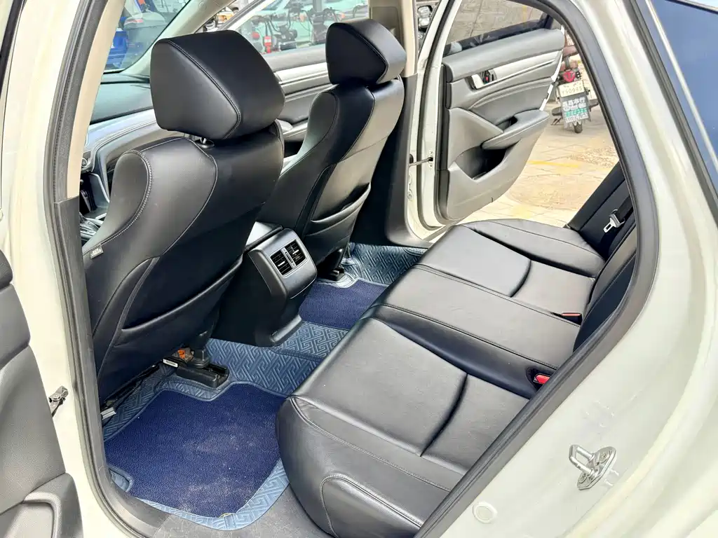 Honda Accord — миниатюра 6