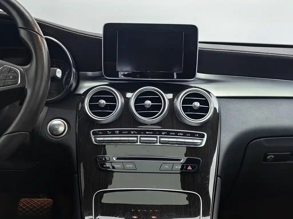 Mercedes-Benz GLC — миниатюра 12