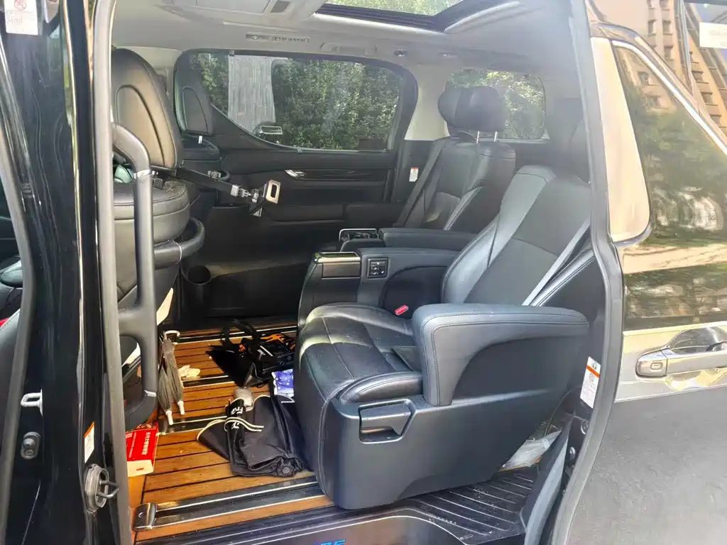 Toyota Vellfire — миниатюра 5