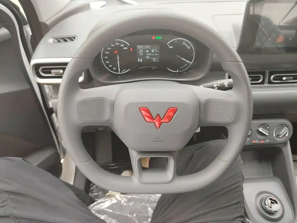 Wuling Hongguang EV — миниатюра 11