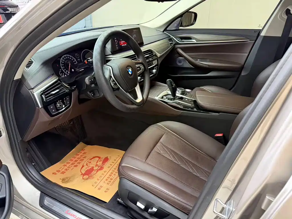 BMW 5 Series — миниатюра 2