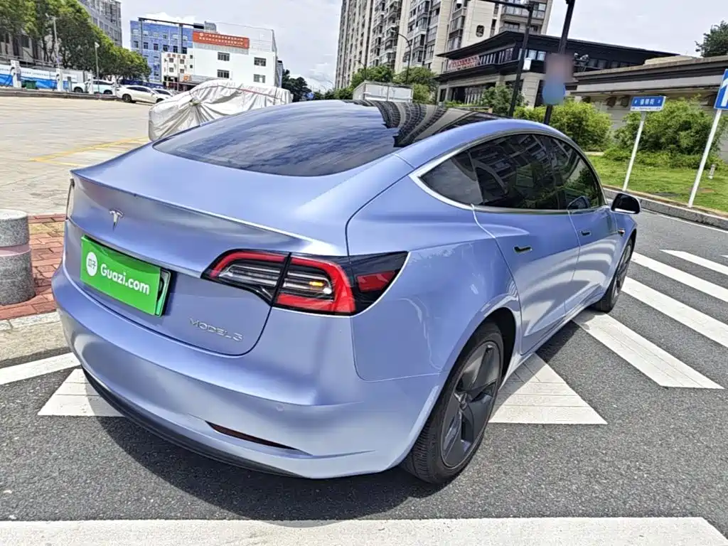 Tesla Model 3 — миниатюра 5