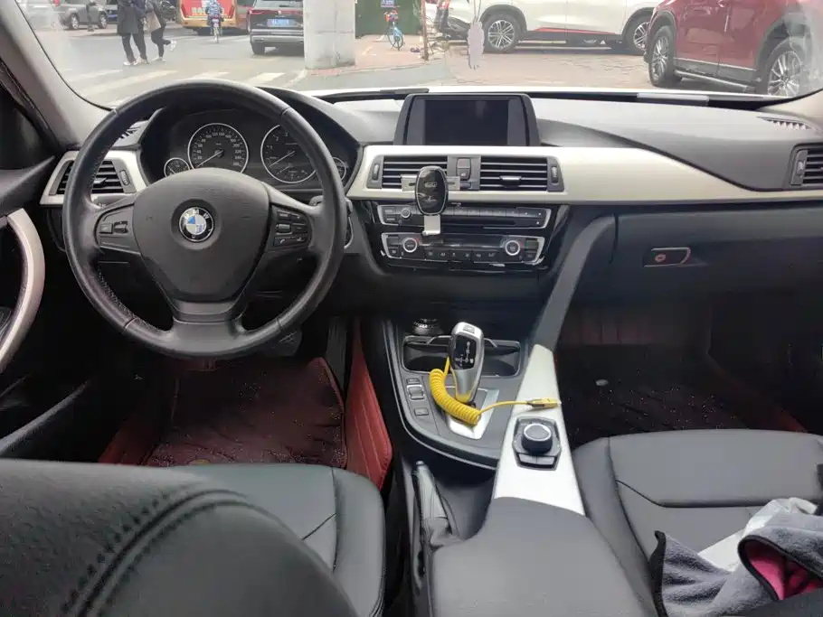 BMW 3 Series — миниатюра 12