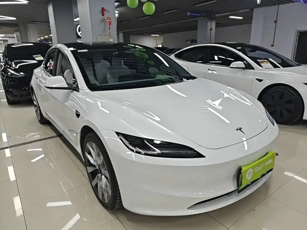 Tesla Model 3 — миниатюра 4