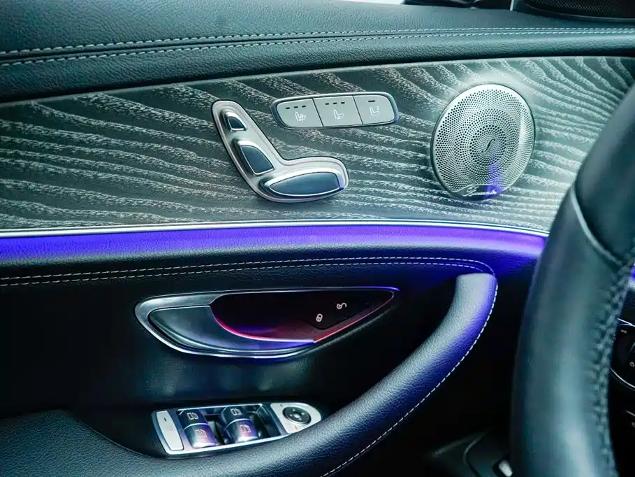 Mercedes-Benz E-Class — миниатюра 18