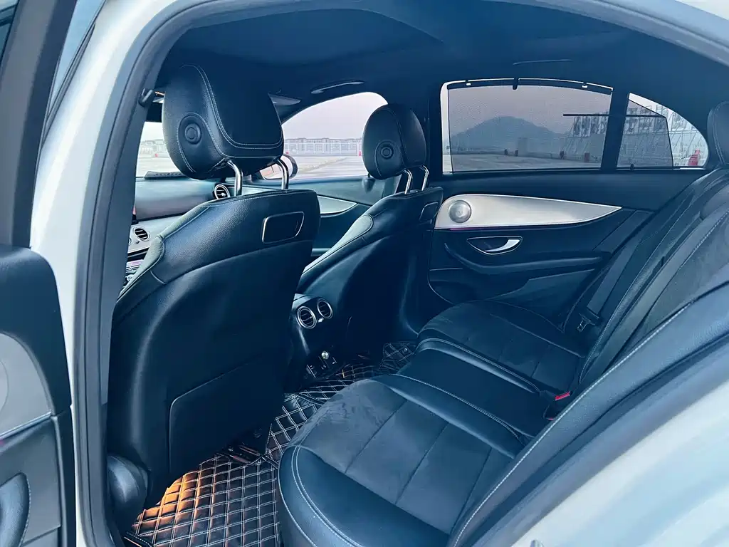 Mercedes-Benz E-Class — миниатюра 6