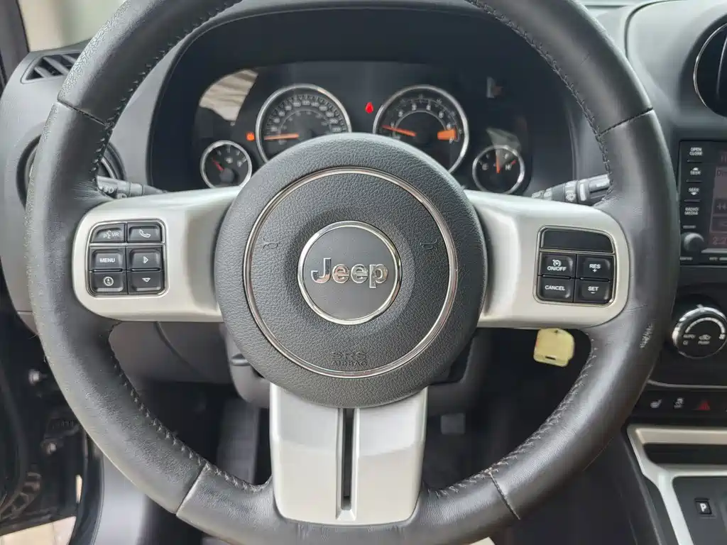 Jeep Compass (Import) — миниатюра 17