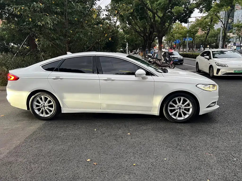 Ford Mondeo — миниатюра 4