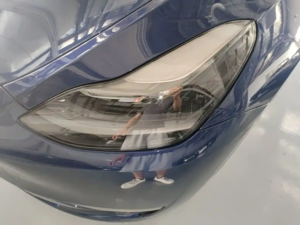 Tesla Model Y — миниатюра 24