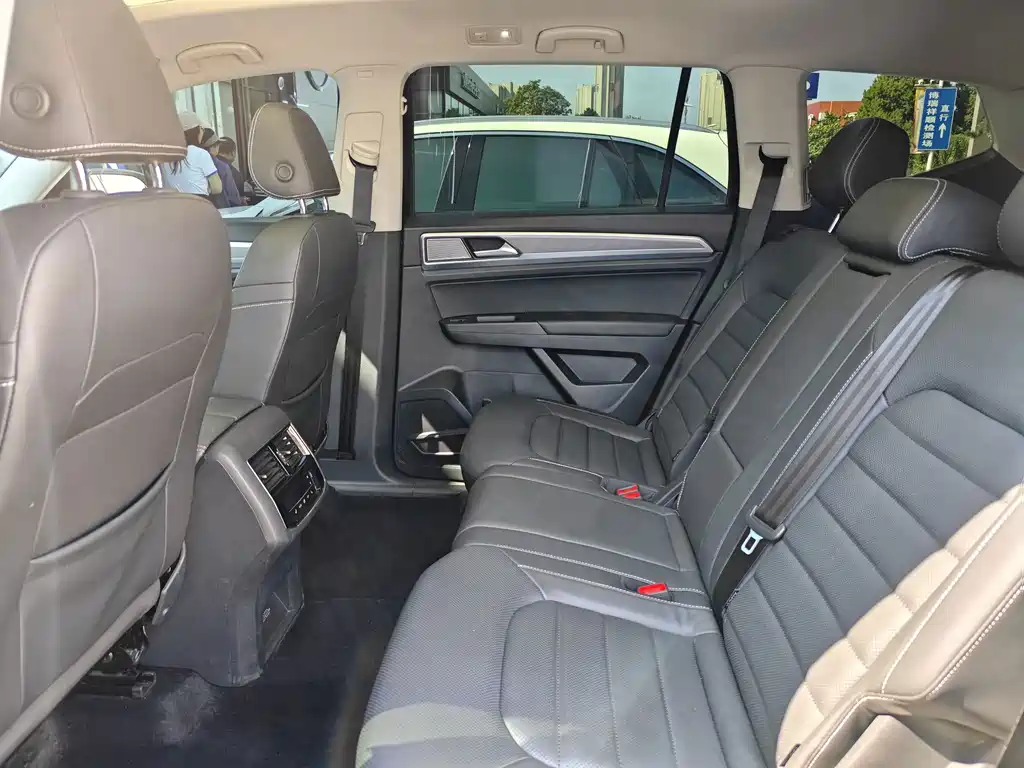 Volkswagen Teramont — миниатюра 8