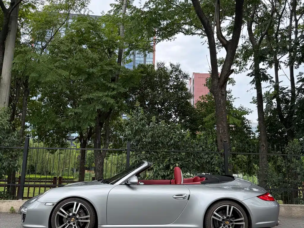 Porsche 911 2010 Carrera 4 Cabriolet 3.6L