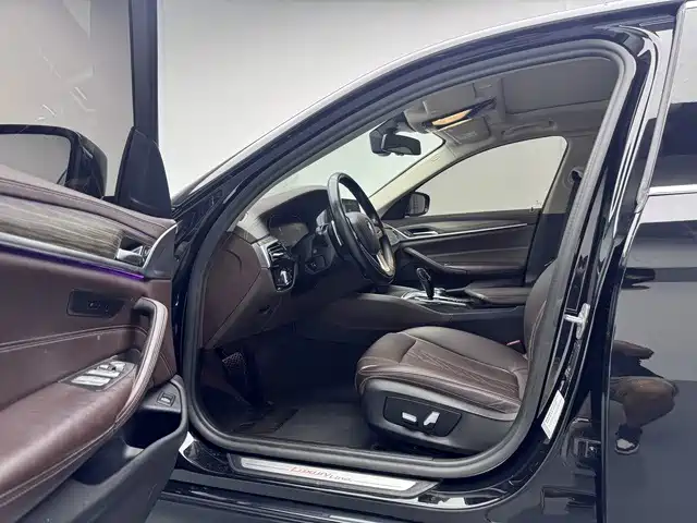 BMW 5 Series — миниатюра 15