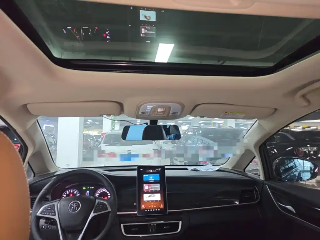 BYD MAX — миниатюра 18