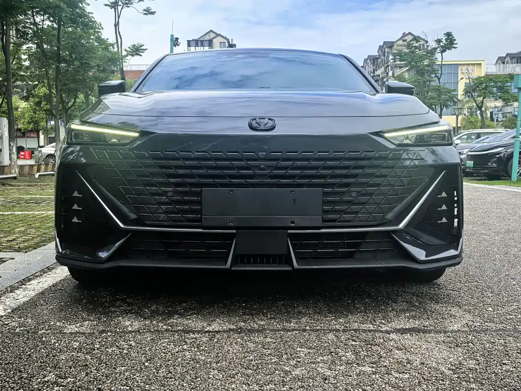 Changan UNI-V 2022 1.5T Luxury