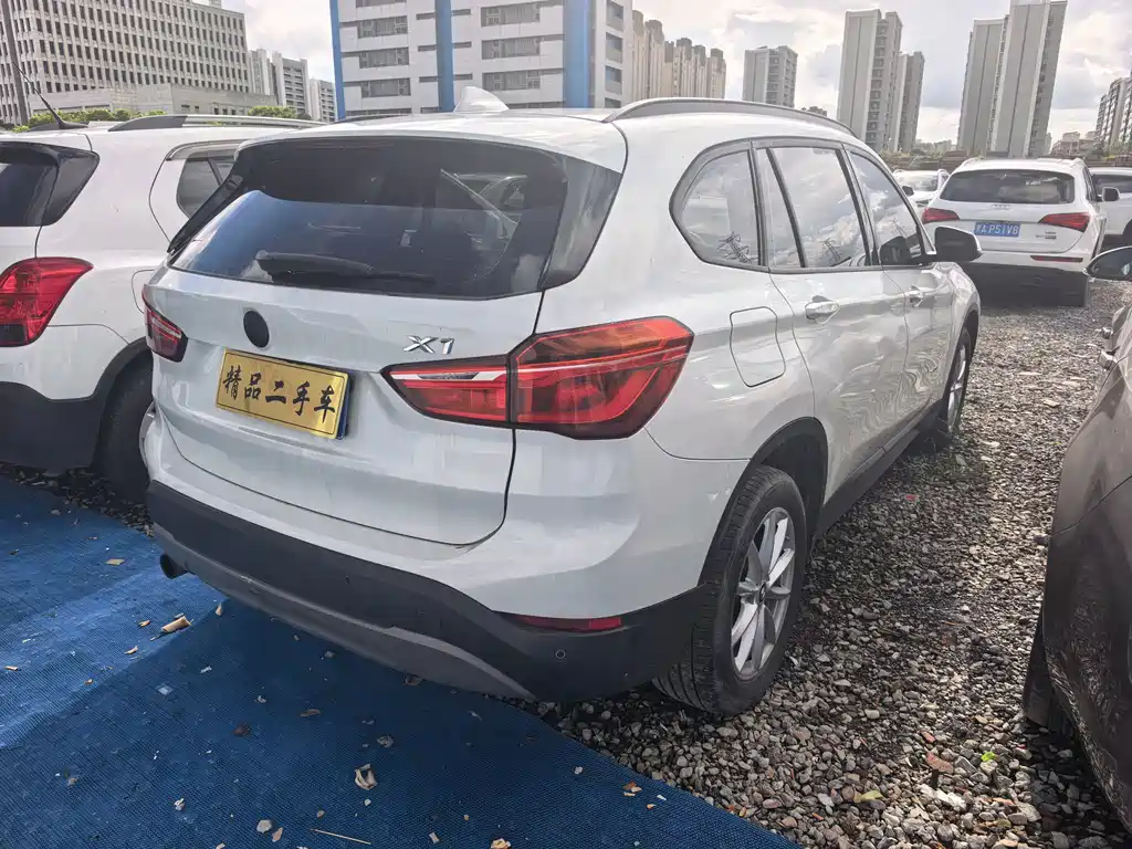 BMW X1 — миниатюра 10