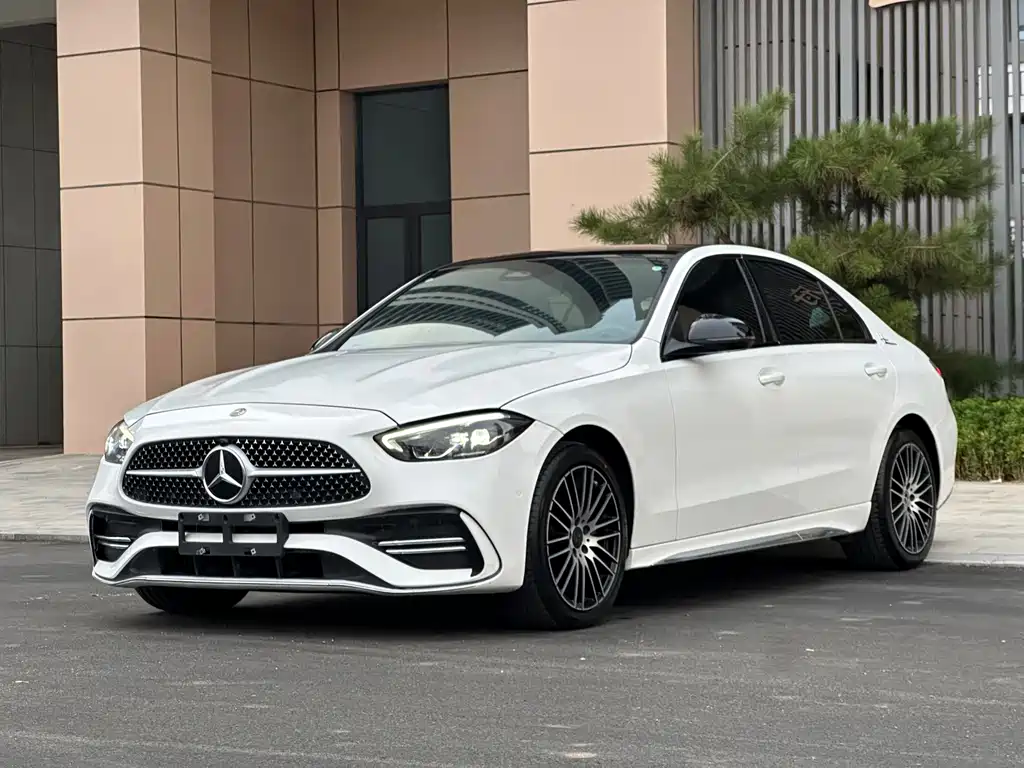 Mercedes-Benz C-Class — миниатюра 3