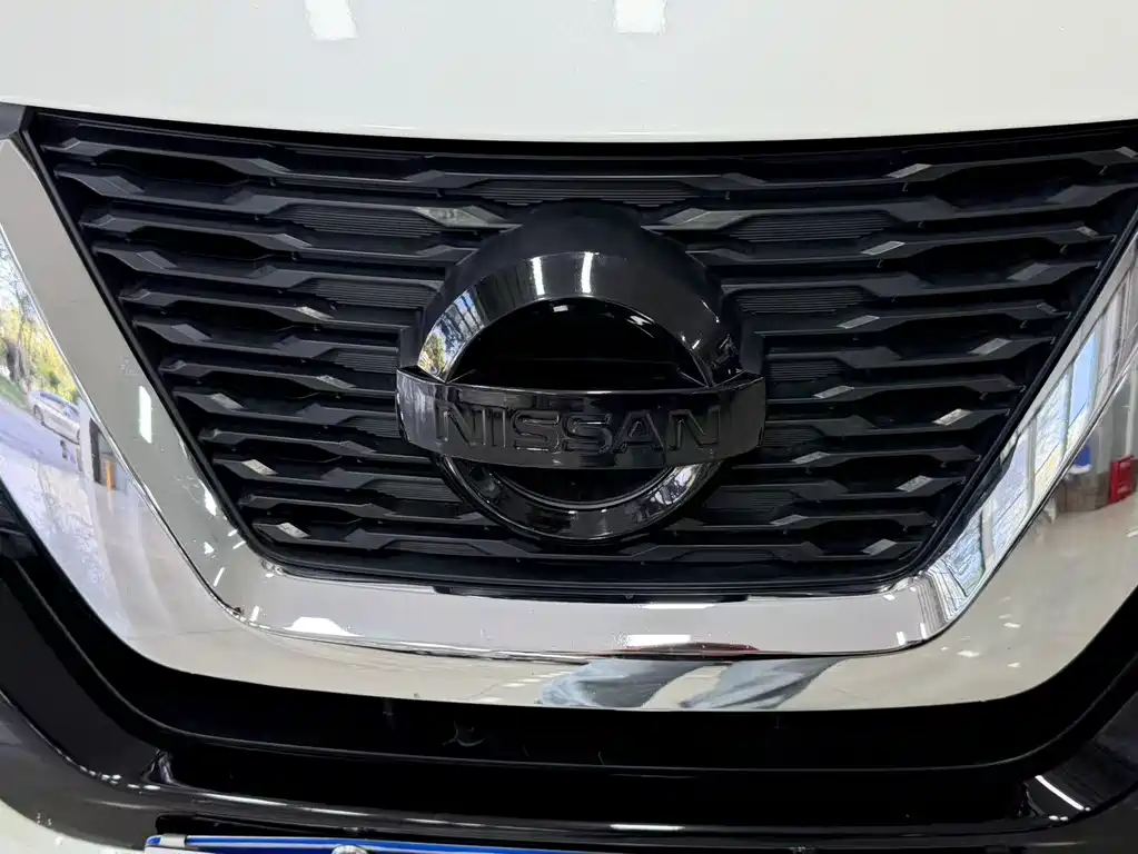 Nissan X-Trail — миниатюра 4