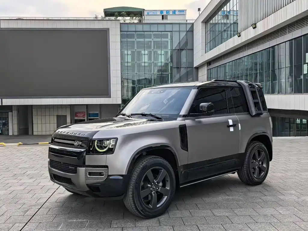 Land Rover Defender 2023
