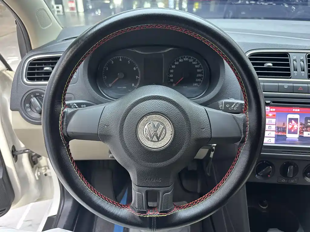 Volkswagen Polo — миниатюра 13