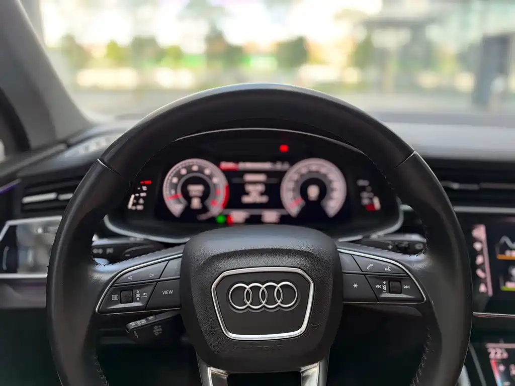 Audi Q7 — миниатюра 9