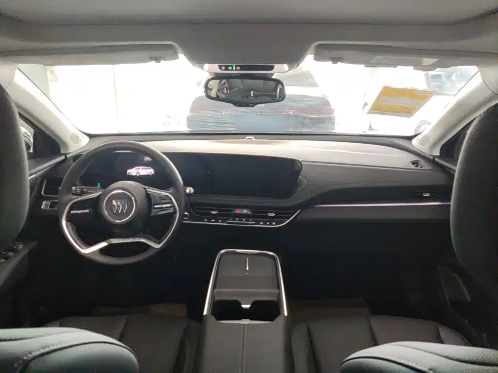 Buick LaCrosse — миниатюра 10