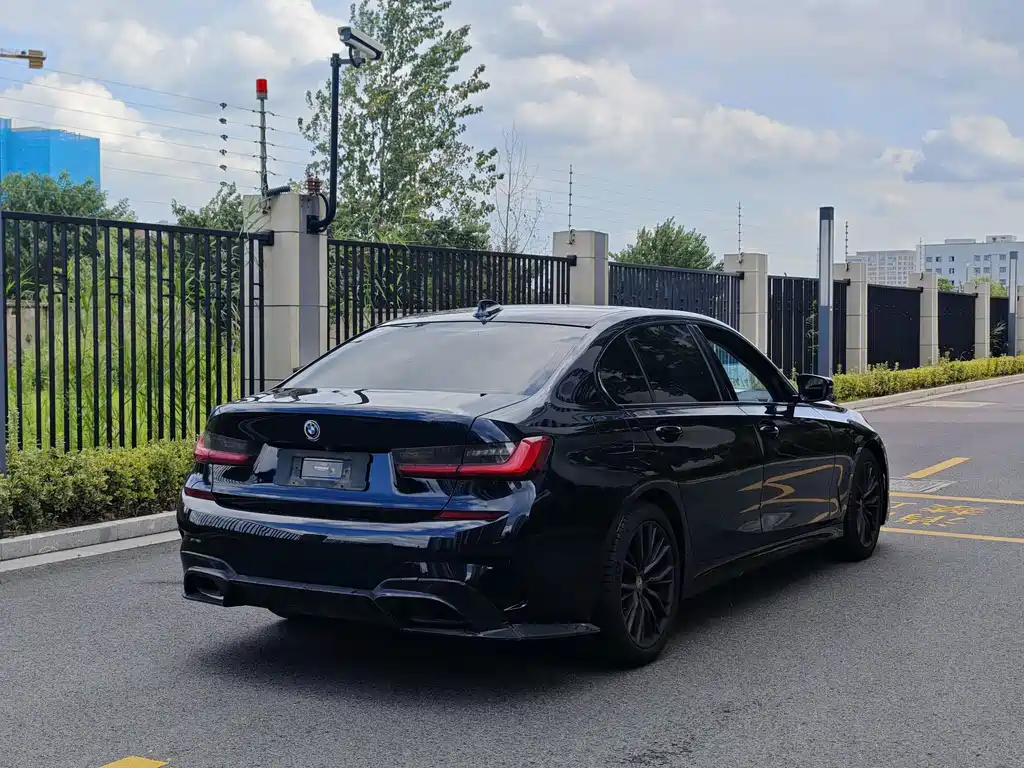 BMW 3 Series — миниатюра 16