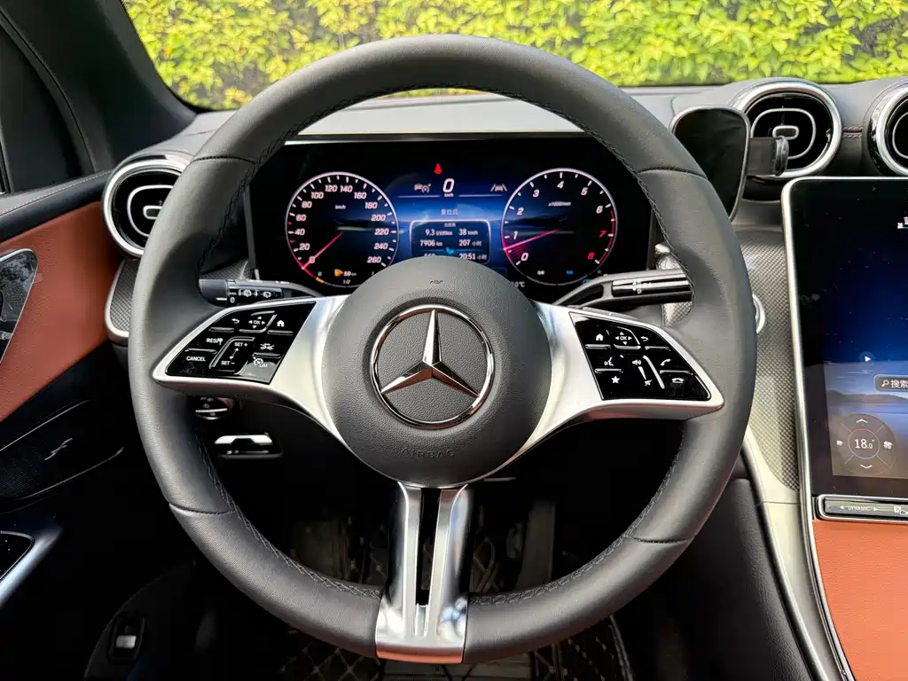 Mercedes-Benz GLC — миниатюра 6