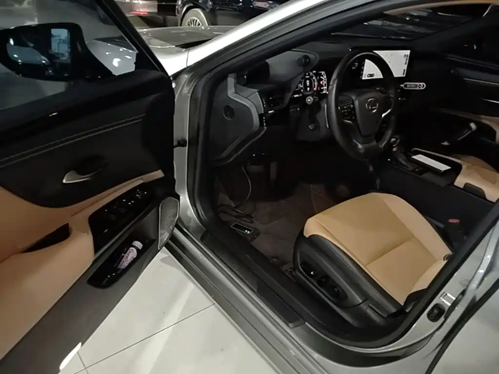 Lexus ES — миниатюра 16
