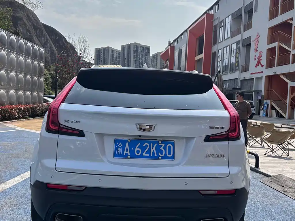 Cadillac XT4 2021 28T Lead