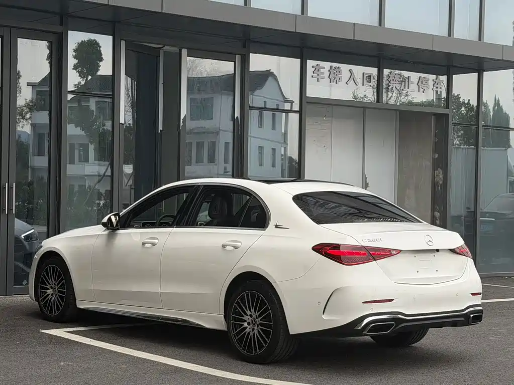 Mercedes-Benz C-Class — миниатюра 14