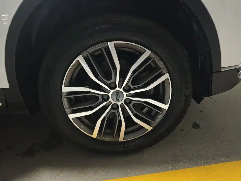 Geely Boyue — миниатюра 8