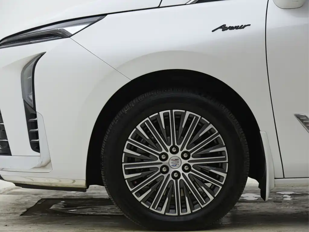 Buick GL8 2024 Premium 7 мест