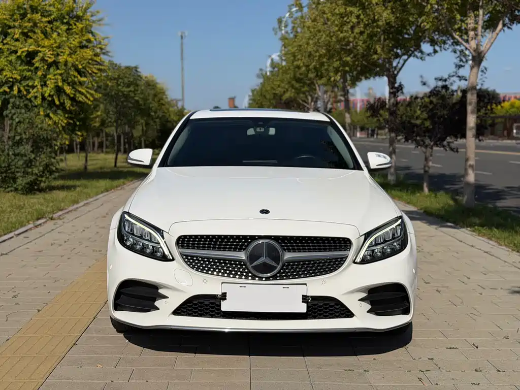 Mercedes-Benz C-Class — миниатюра 2
