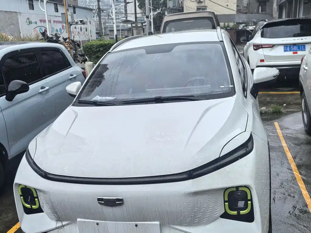 Geely E Firefly E 2022 320KM 4 мест