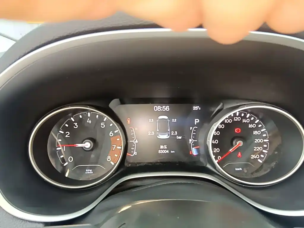 Jeep Compass — миниатюра 12