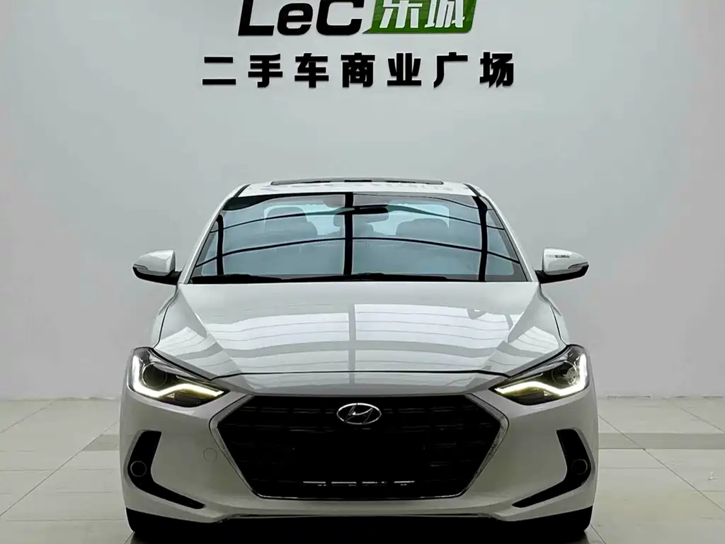 Hyundai Elantra — миниатюра 2
