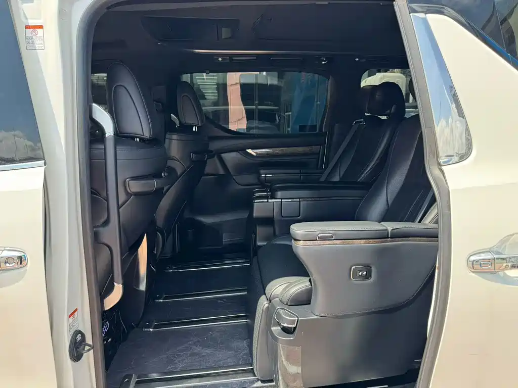 Toyota Alphard 2018 3.5L Luxury