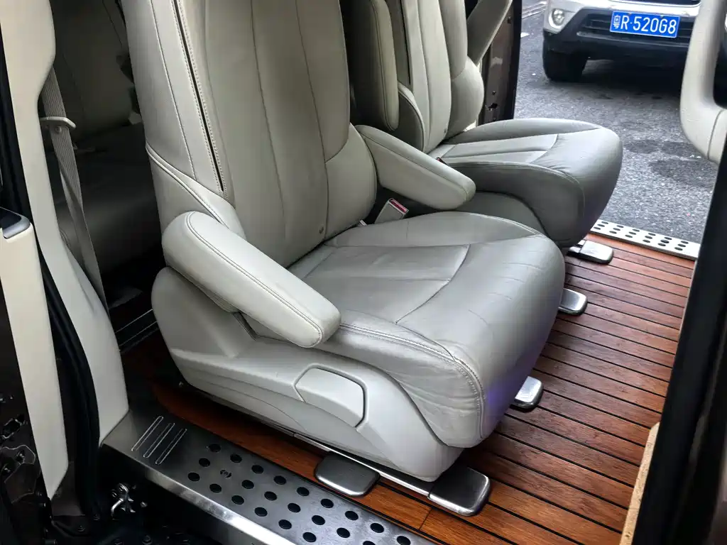 Buick GL8 — миниатюра 13