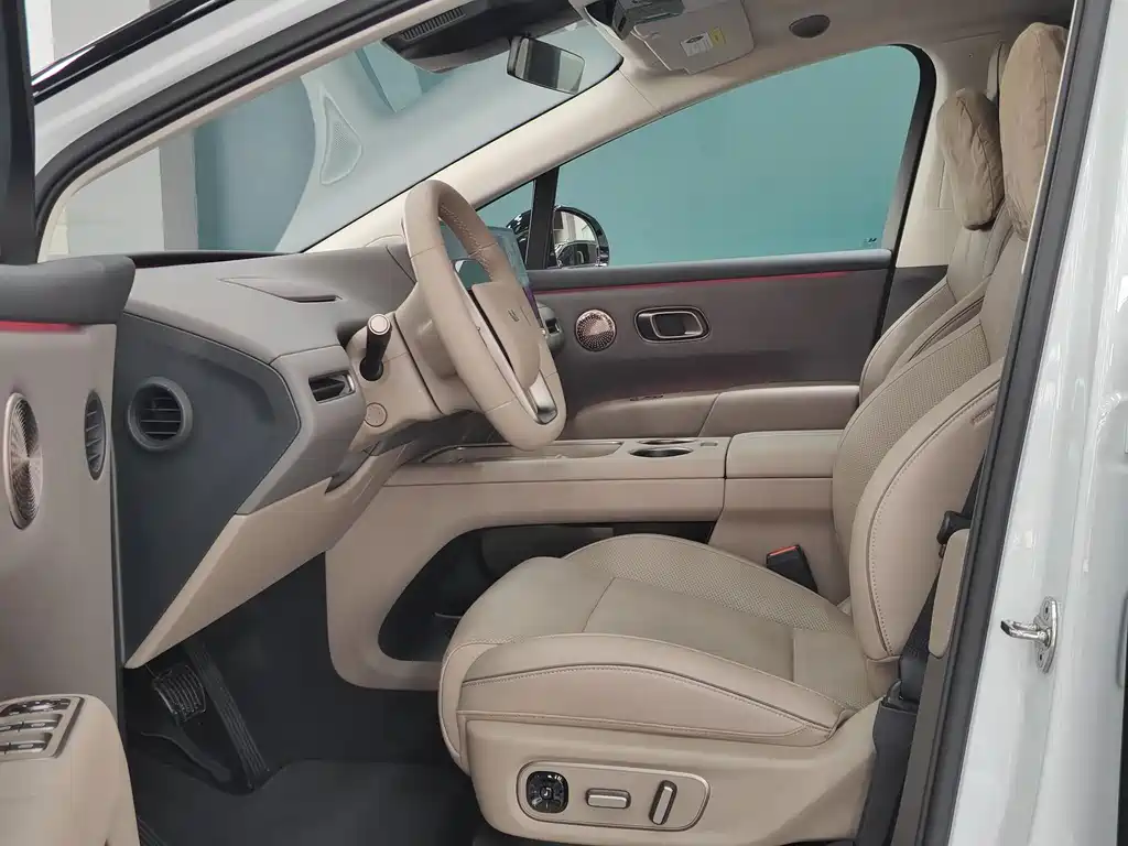 Li Auto i8 2025 Standard