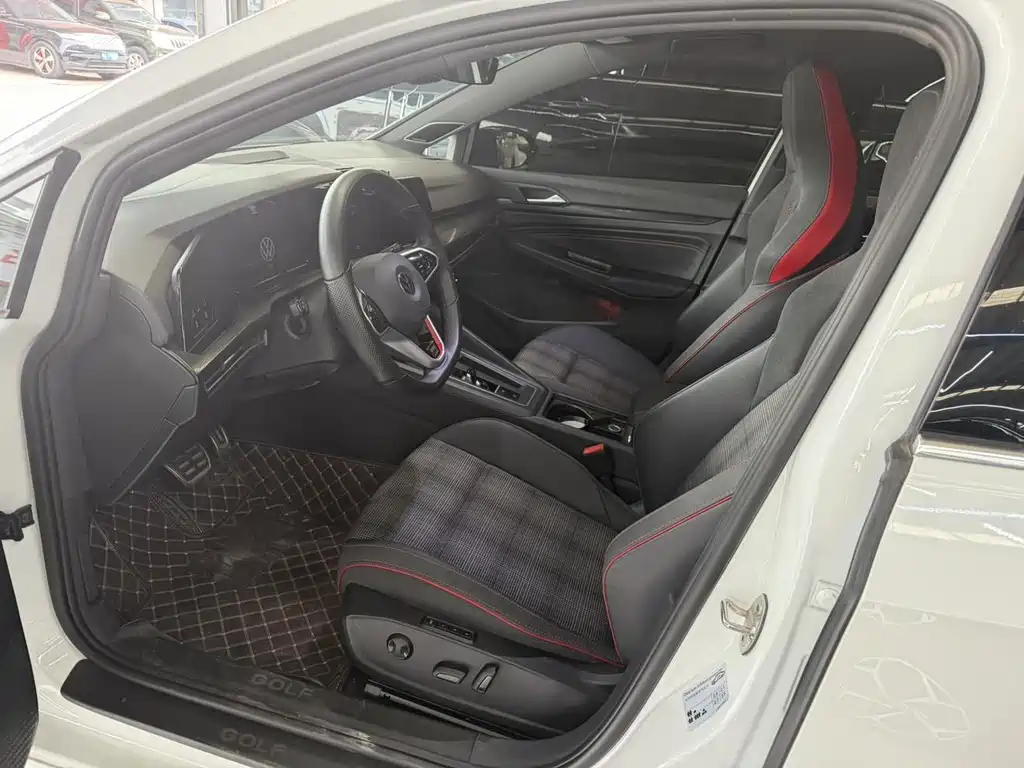 Volkswagen Golf GTI — миниатюра 7