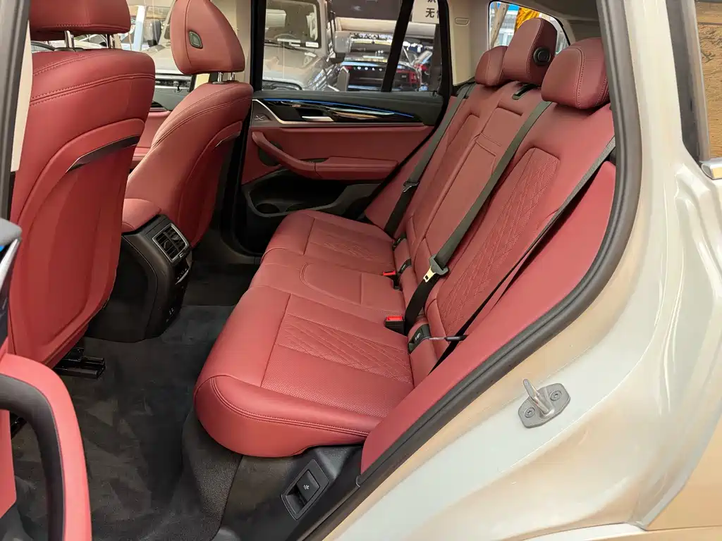BMW iX3 — миниатюра 8