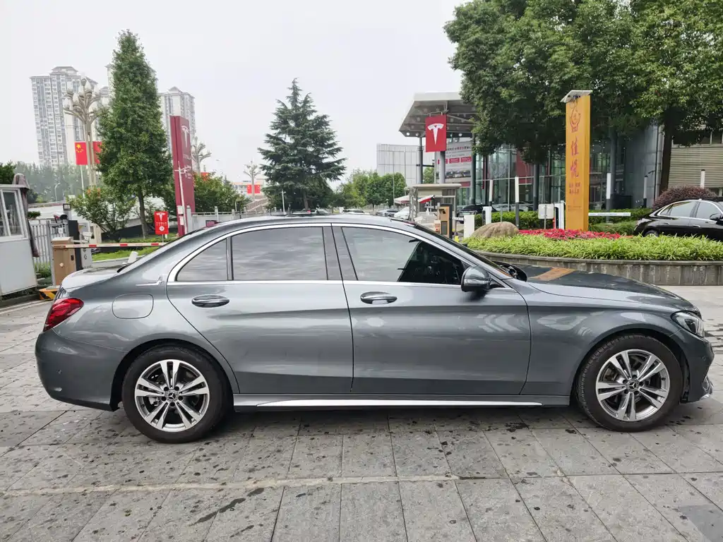 Mercedes-Benz C-Class — миниатюра 5