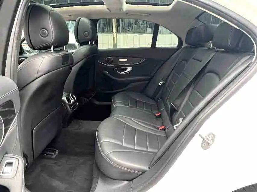 Mercedes-Benz C-Class — миниатюра 8