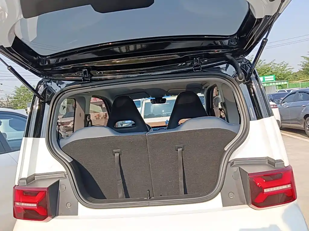 Wuling MINIEV — миниатюра 19