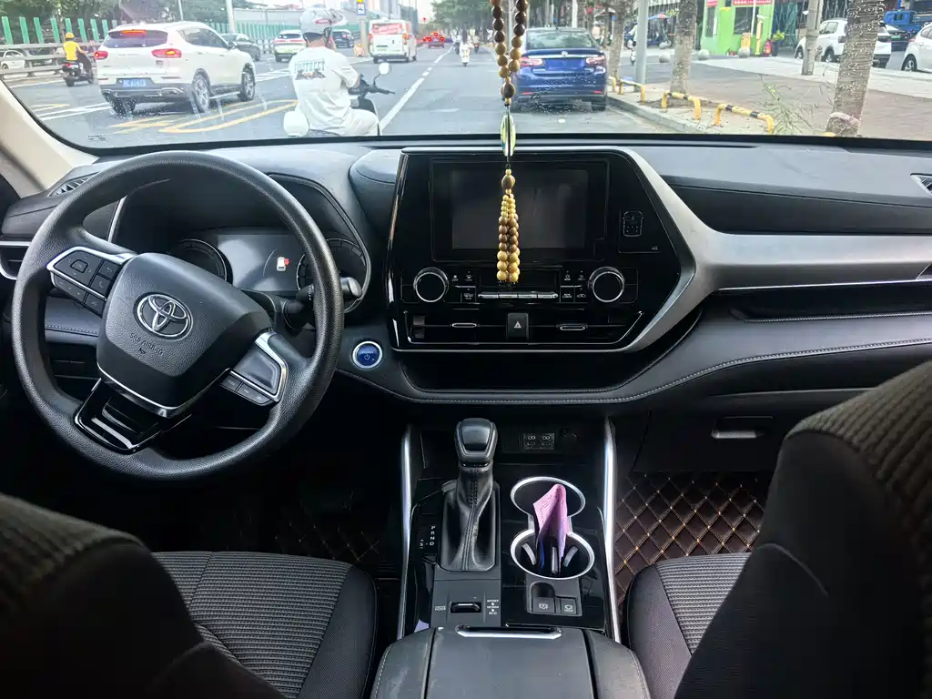 Toyota Highlander — миниатюра 9