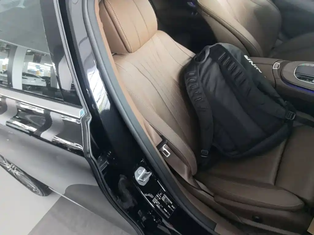 Mercedes-Benz E-Class — миниатюра 25