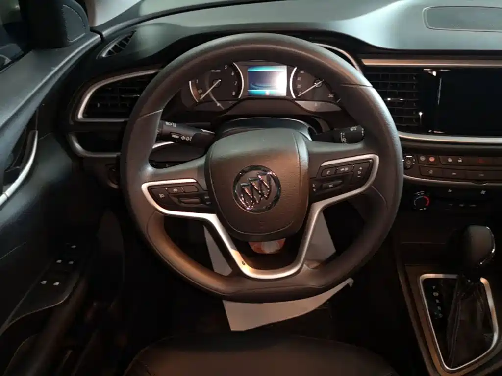 Buick Excelle — миниатюра 7
