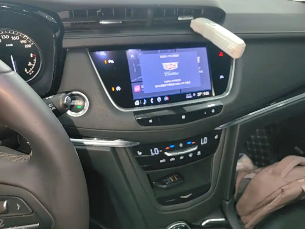 Cadillac XT6 — миниатюра 13