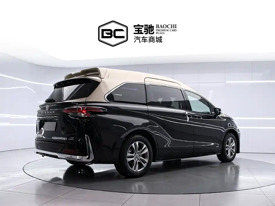 Toyota Sienna — миниатюра 3