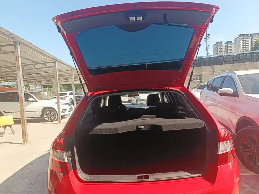 Skoda Rapid Spaceback — миниатюра 19